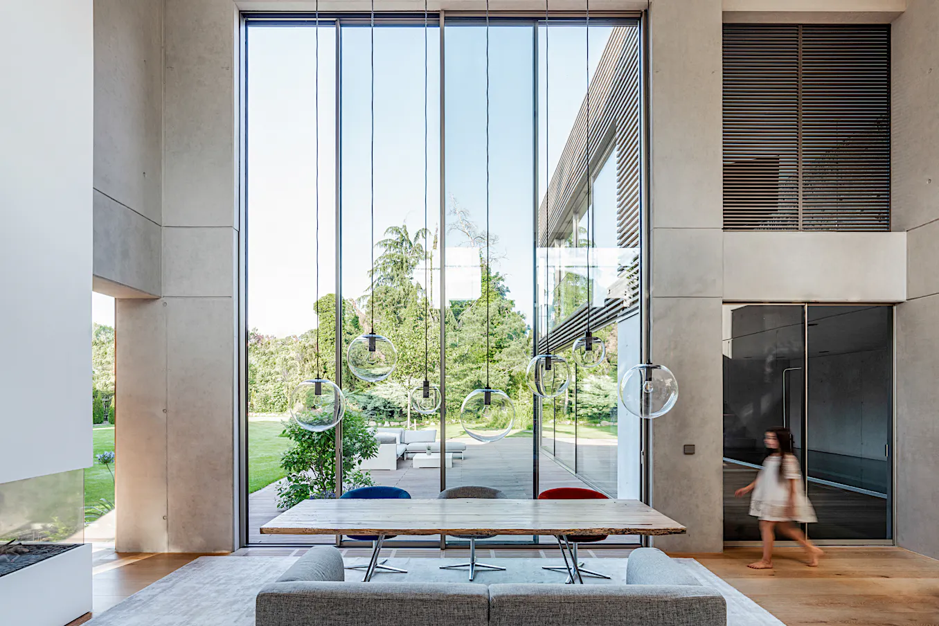 Explore the Transformative Nature of Floor-to-Ceiling Glass Walls